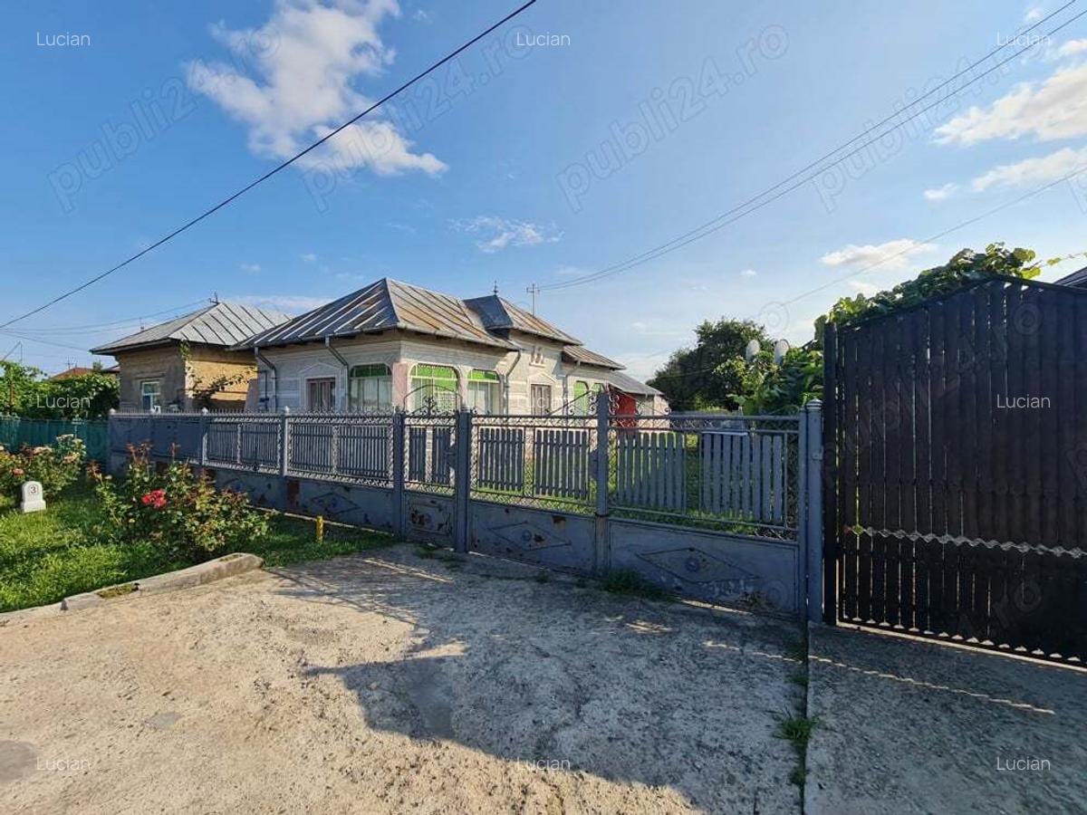 Casa si teren (79 km Bucuresti - 32 km Ploiesti - 17 km Targoviste) - 2
