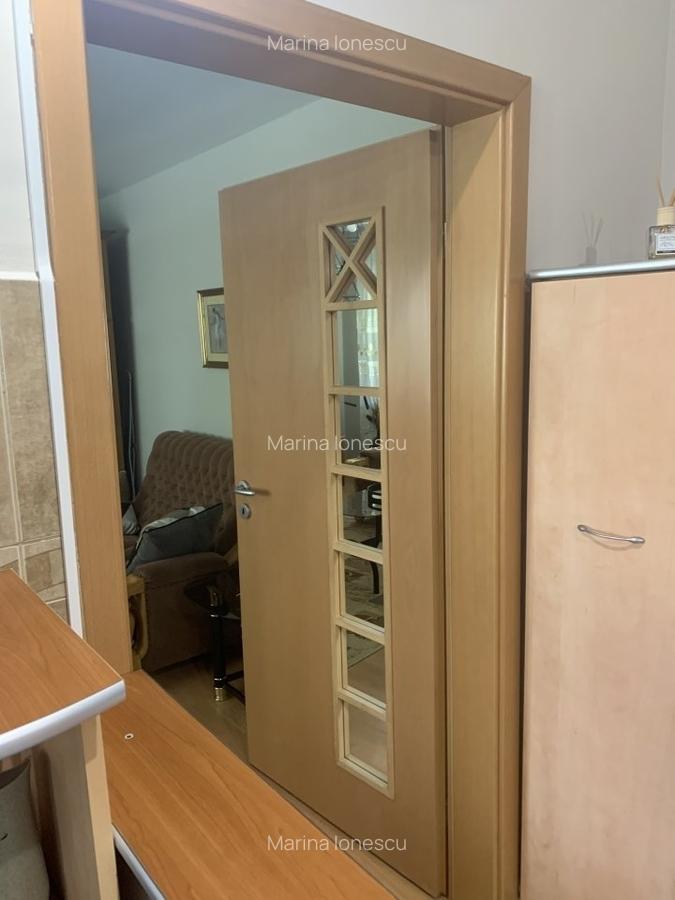 Proprietar, închiriez două camere în Racadaui, intrare Str Eftim intrare - 7