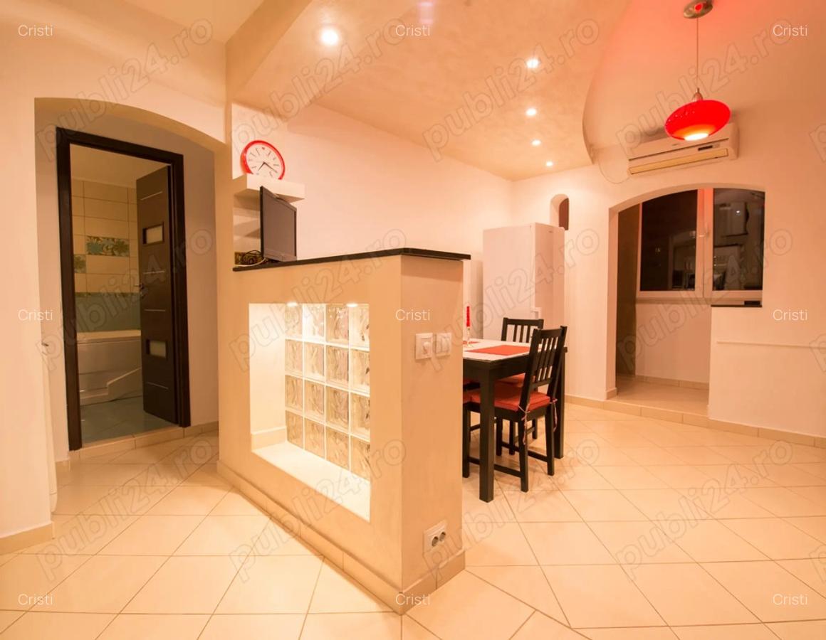 Inchiriez apartament 2 camere zona Sebastian (15 minute de Pia?a Unirii) - 1