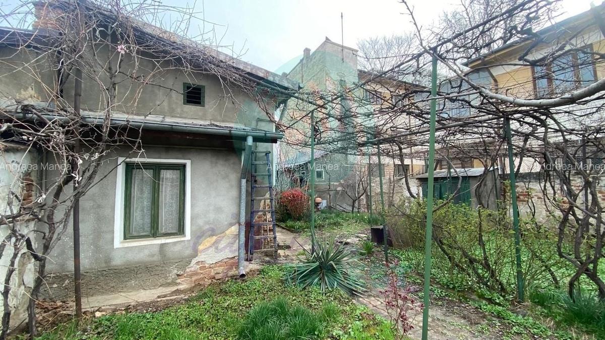 Casă cu teren generos lângă Bulevardul Banu Manta - 7