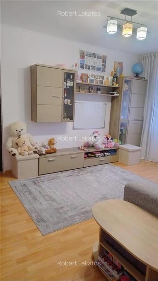 RECO apartament cu 3 camere la etajul 1 in Nufarul - 2