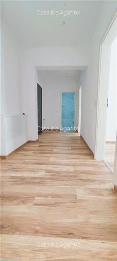 Apartament cu 3 camere decomandat în Tractorul - 8