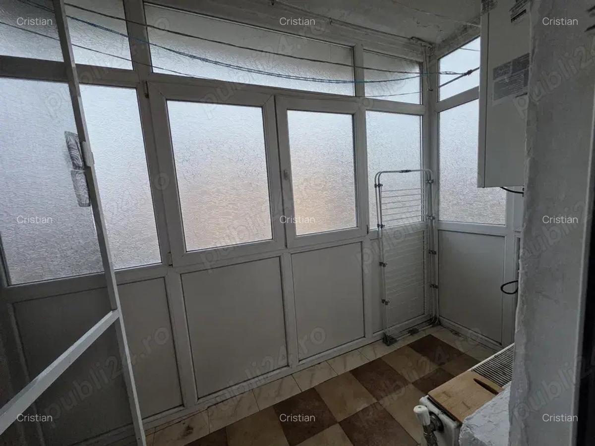 Proprietar, Apartament 3 camere, decomandat, etaj 2, 22 Decembrie 1989 (Piata Mica) - 1