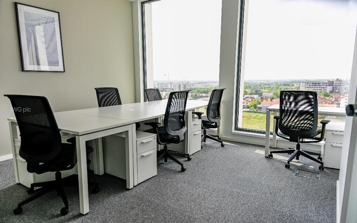 Spa?iu de birou tip open-plan pentru 10 persoane in Regus Vox Tech - 10