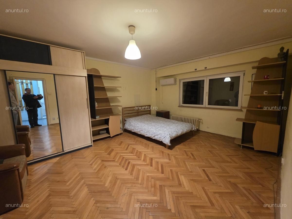 Piata Muncii, Decebal, 10 minute metrou, chiar pe Agricultori - 1