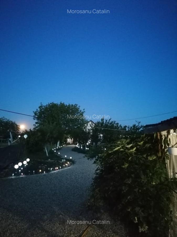 Casă și teren intravilan pentru investiții - 1