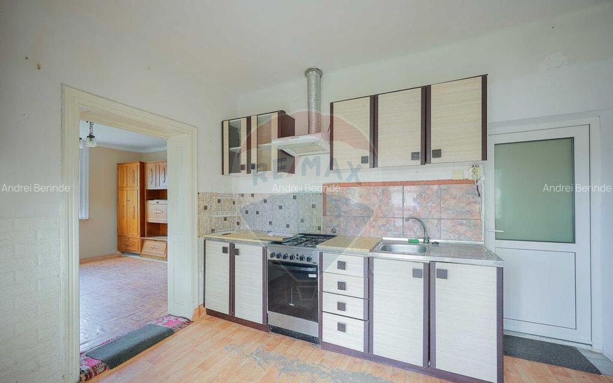 Casa cu 4 camere de vanzare ?i teren 4063 mp, in Ineu... - 2