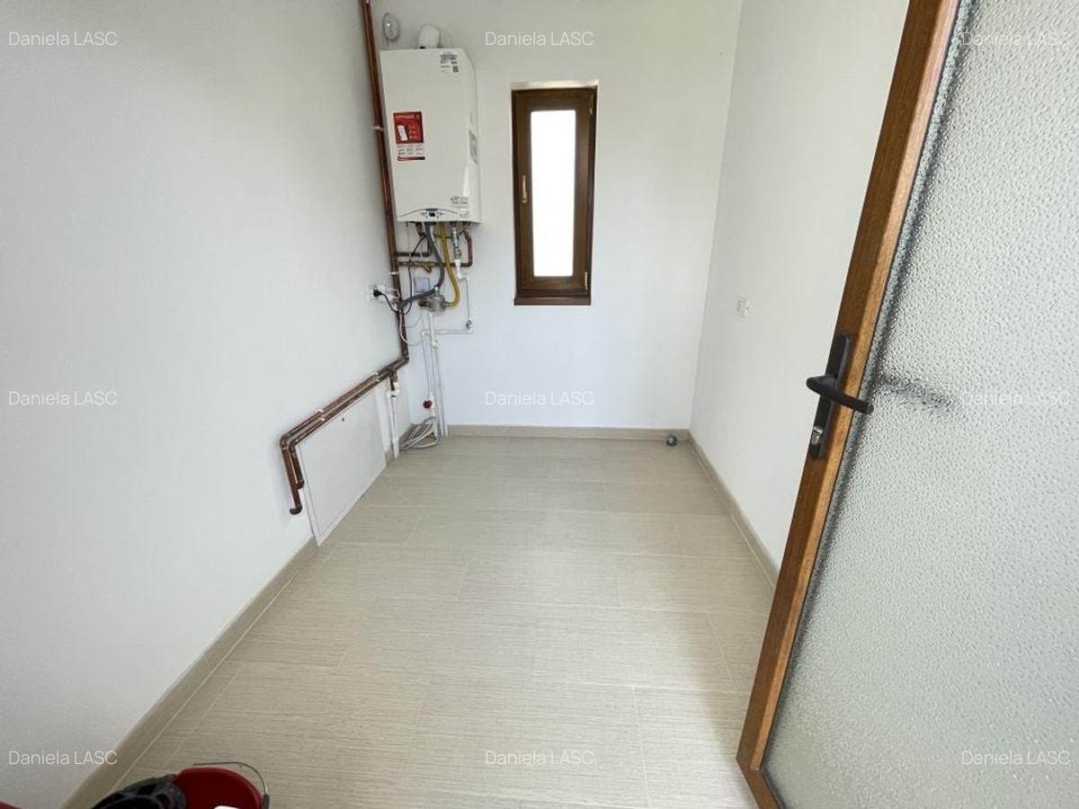 Duplex despartit prin spatiu tehnic - 23