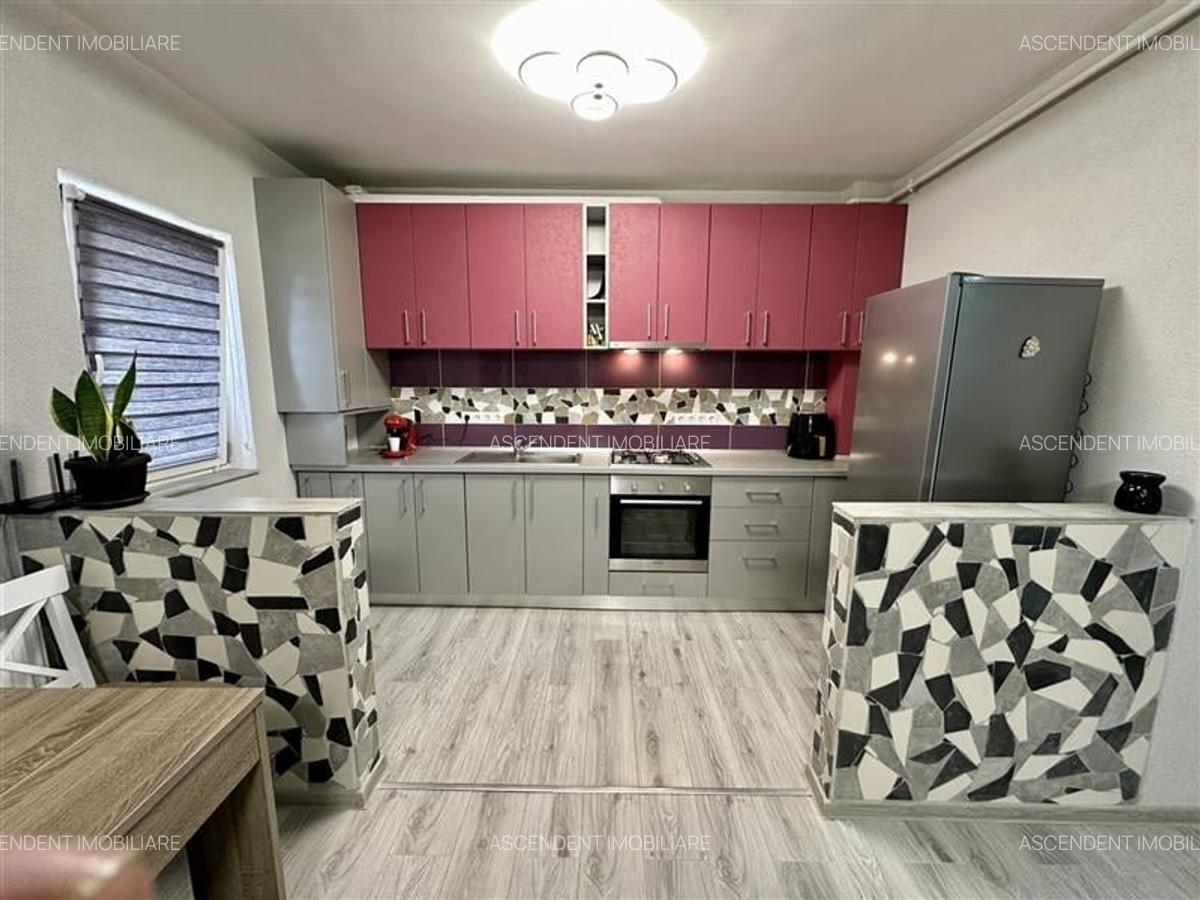 FILM&3D! Elegant,mobilat,accesorizat,totul nou,gata de mutat/inchiriat, Unirii,T - 9