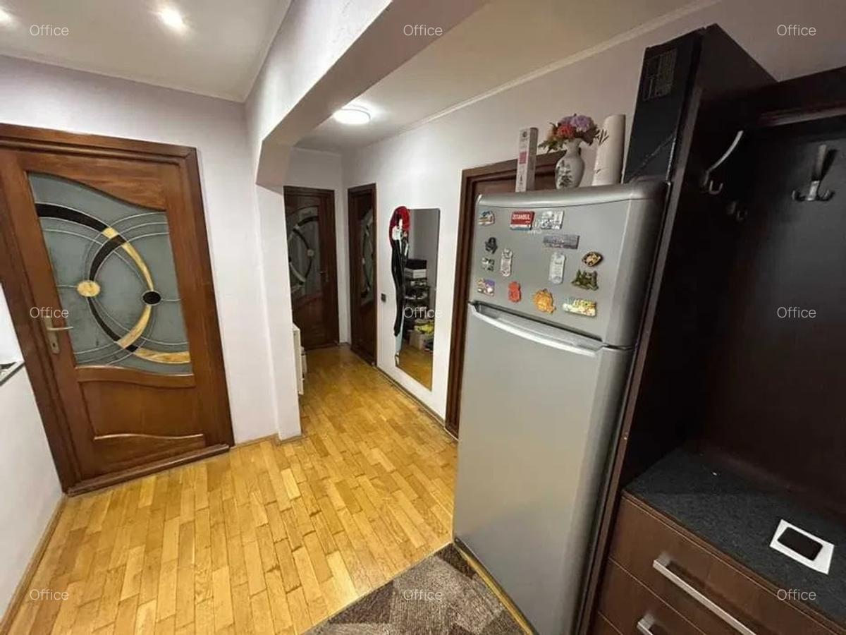 Apartament spatios, 3 camere, 77 mp, parter inalt, parcare - Str. Agricultorilor - 3