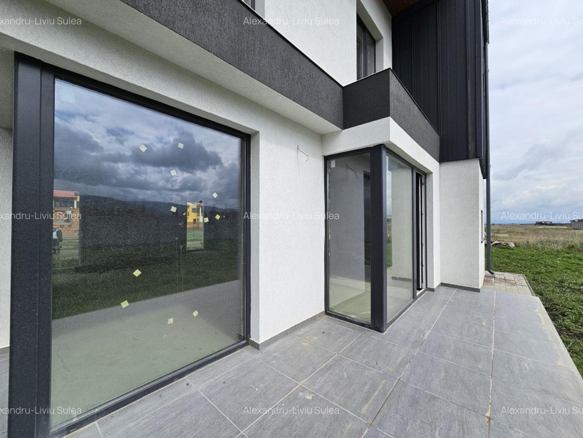 Casa individuala cu 5 camere, teren 600mp, Cristian - 1