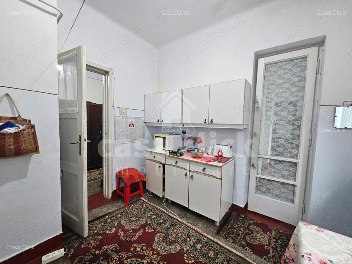Apartament cu poten?ial ?i lini?te, parter inalt, pe strada Cezar col? cu Traian - 9 Apartament cu poten?ial ?i lini?te, parter inalt, pe strada Cezar col? cu Traian - 9