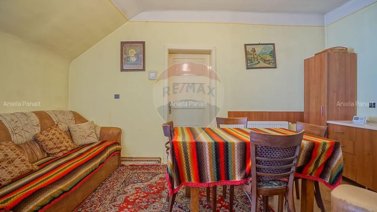 Apartament 102 mp utili, cu parcare in curte, Str. Castelului - 8