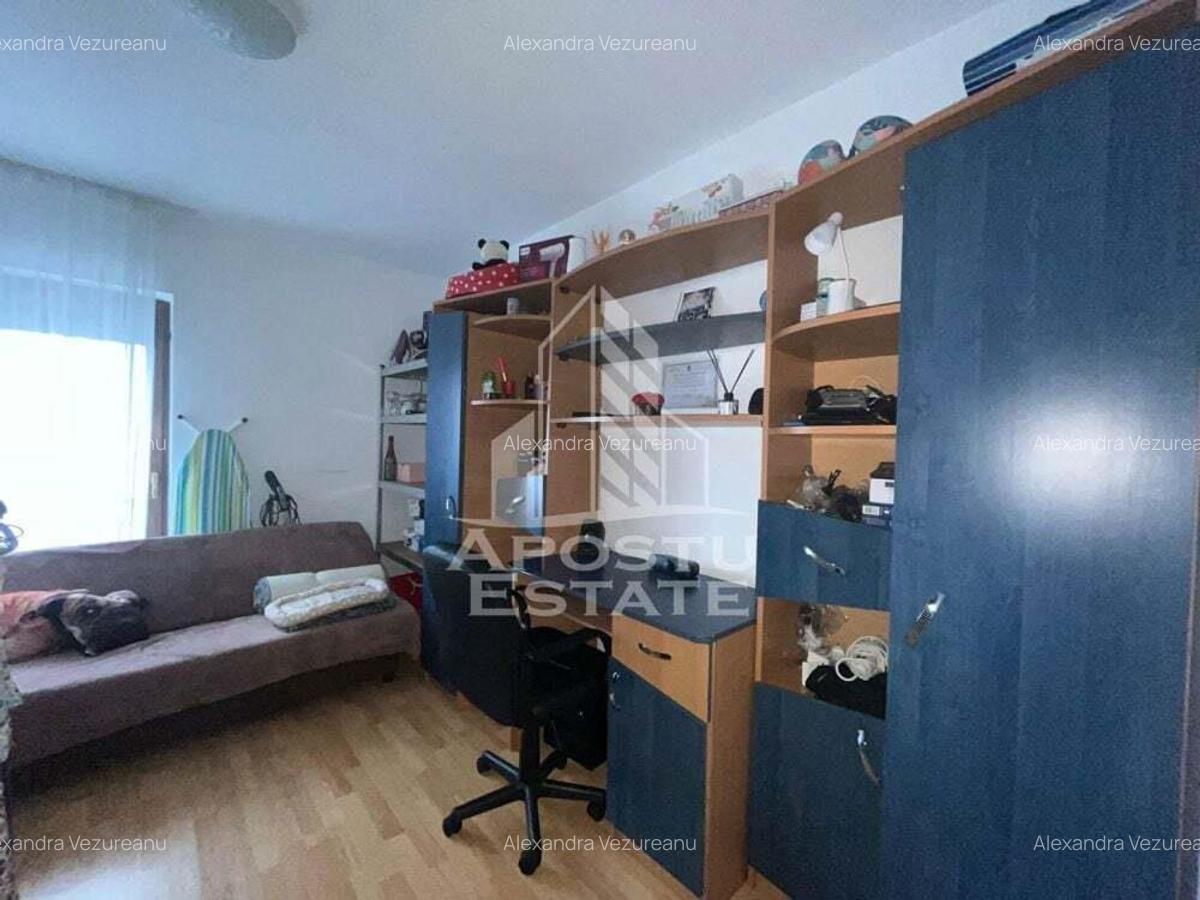 Apartament cu 3 camere, semidecomandat, bloc nou, etajul 1 - 2
