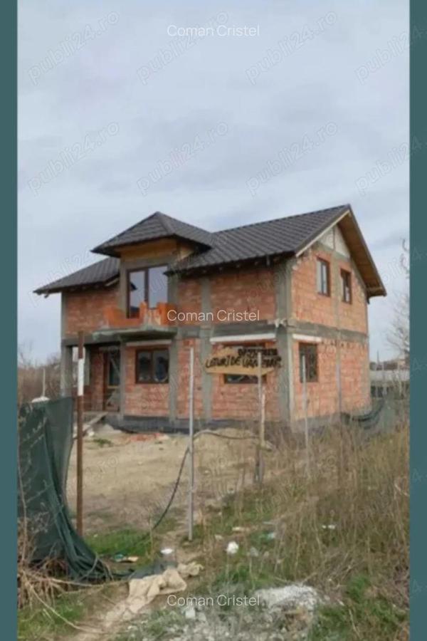 Vanzare P + M la rosu, constructie caramida, supr. Teren 380.mp., D 12.ml., Cazasu - Braila. - 2