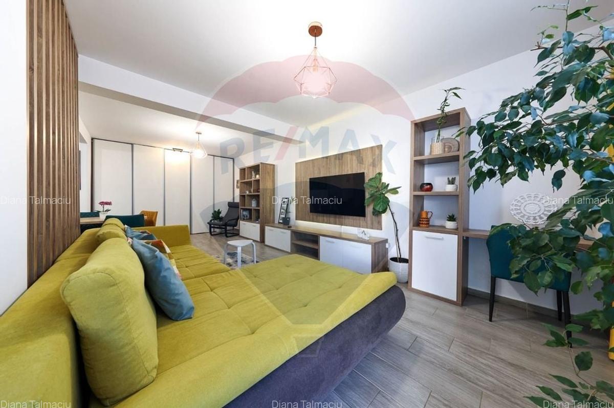 Apartament cu 3 camere decomandat, mobilat în Tractorul - 9