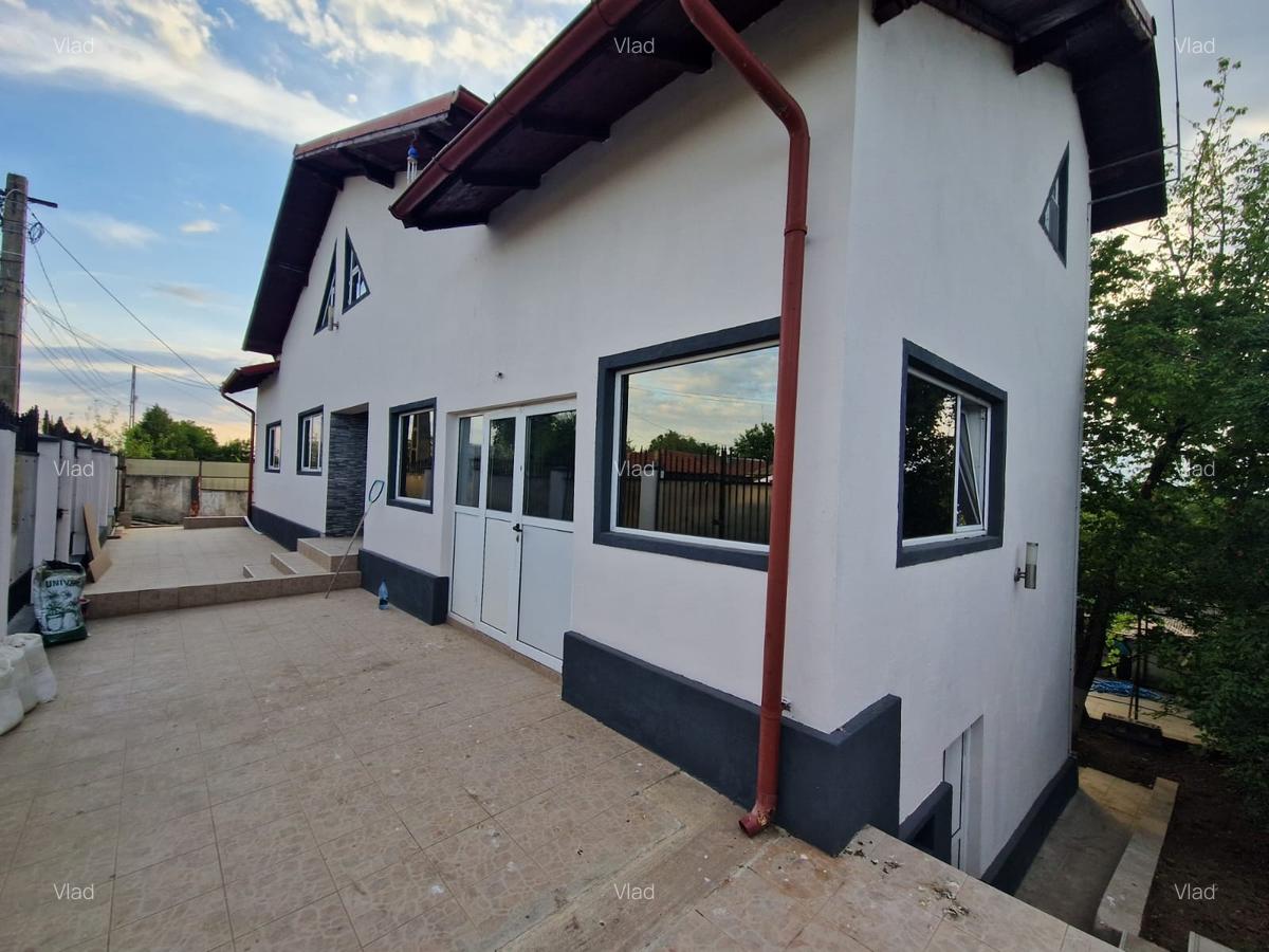 Casă unică de vânzare în Gorgota, teren 1.597 mp, piscină, garaj, bucătărie open - 5 Casă unică de vânzare în Gorgota, teren 1.597 mp, piscină, garaj, bucătărie open - 5