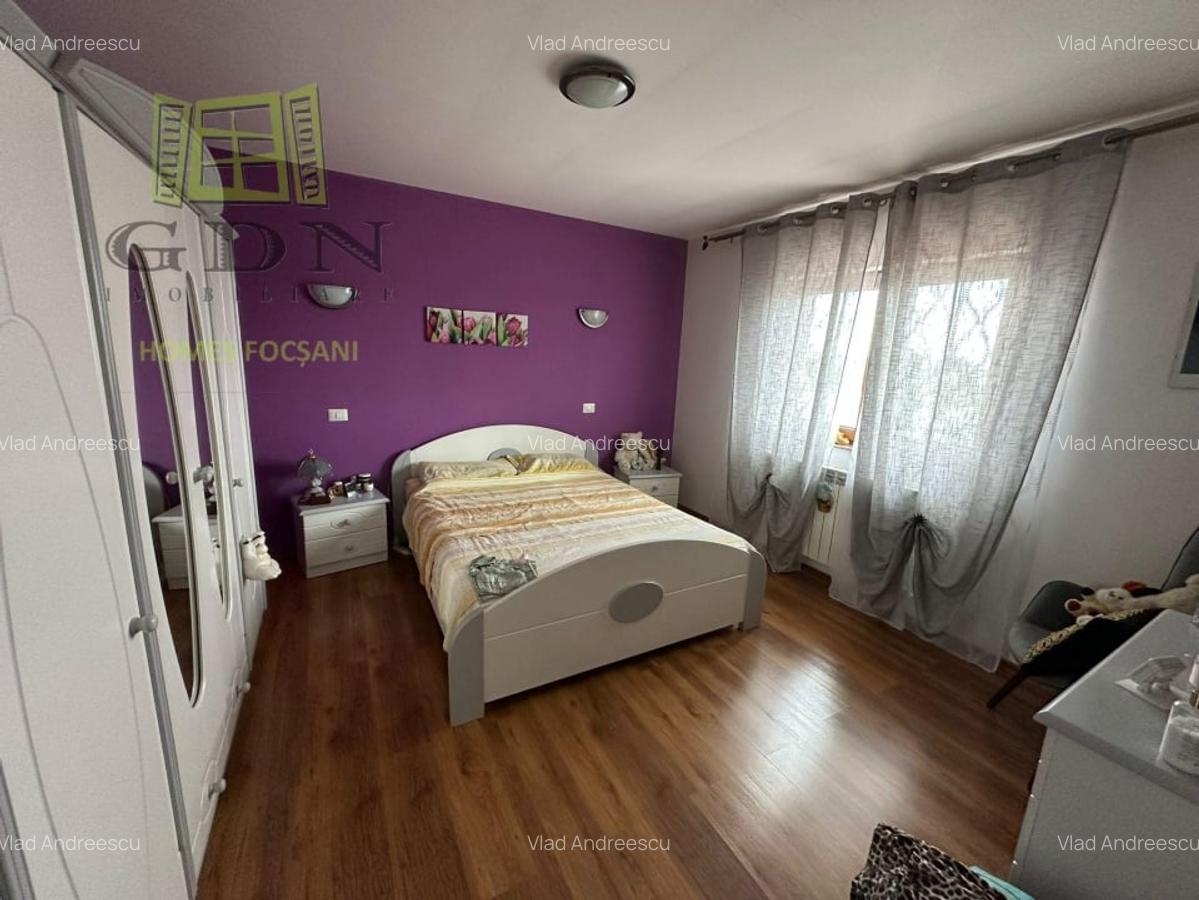 Casa de vanzare P+1 Vanatori,Vrancea - 2