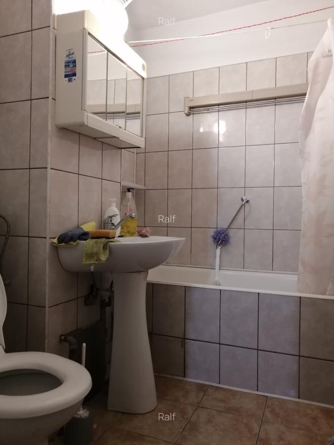 Apartament cu 3 camere semidecomandat în Bucovina - 4