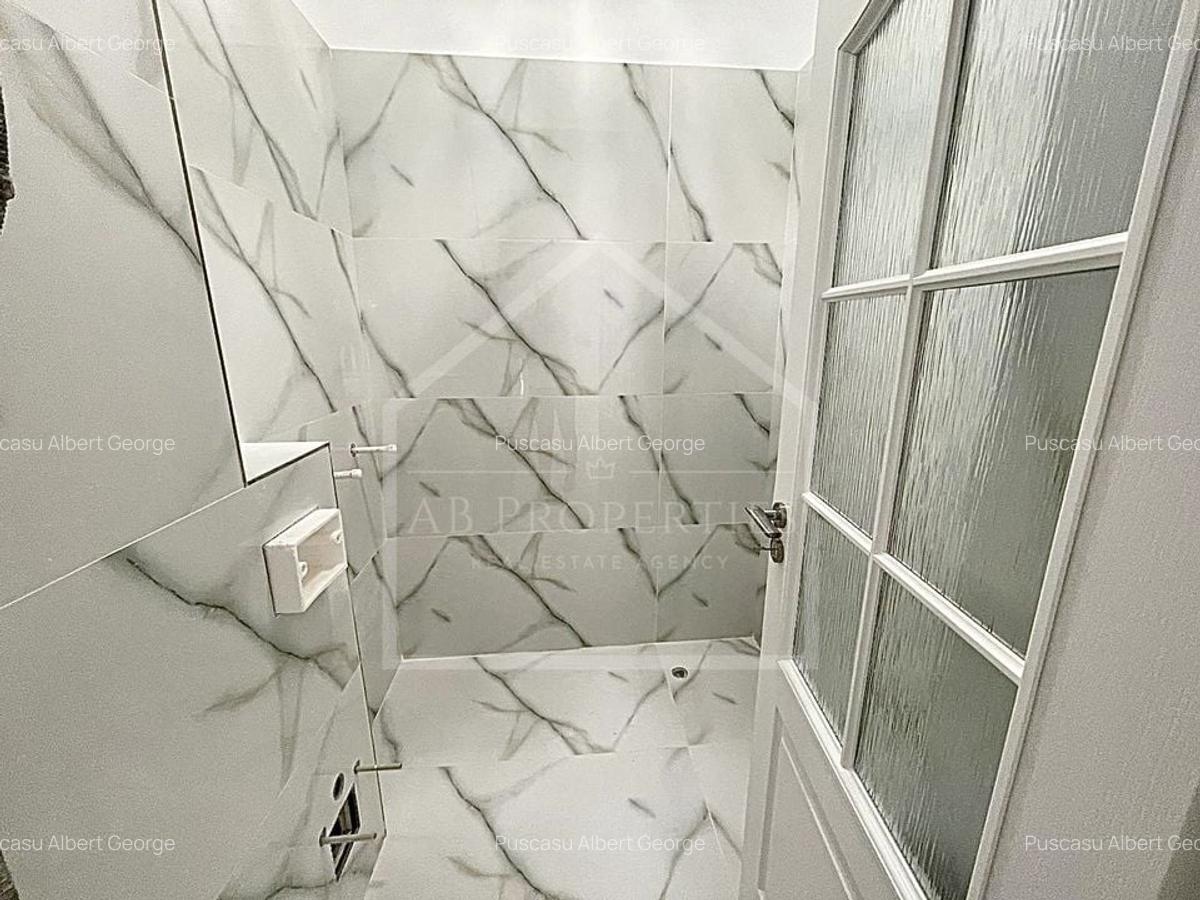 Apartament cu 4 camere decomandat în Băneasa - 2
