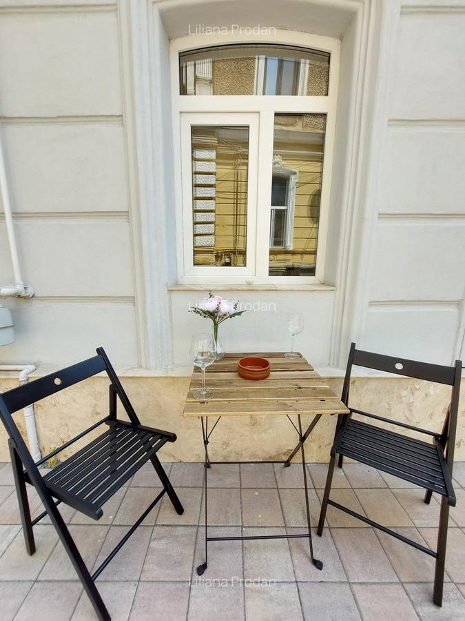 Apartament cu 2 camere decomandat, mobilat în P-ța Universității - 16