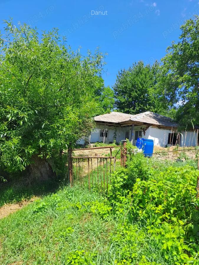 Vand casa si teren. - 2