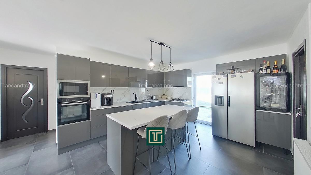 Casă nouă mobilată modern, la cheie, cu 5 camere, cu fotovoltaice, în Vinga - 16