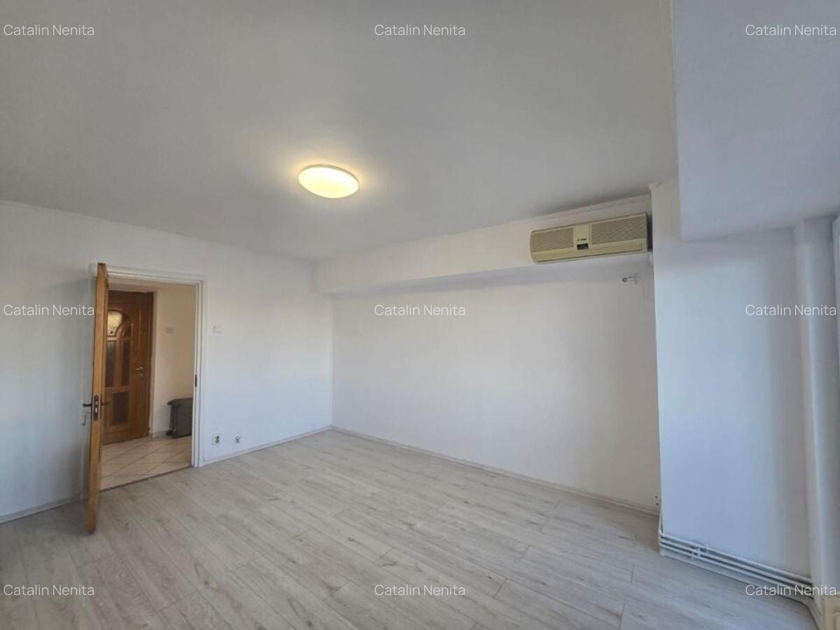 Apartament cu 3 camere decomandat în Colentina - 2