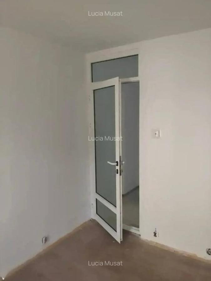 Aprtament 3 camere decomandat-Poarta 6 - 1