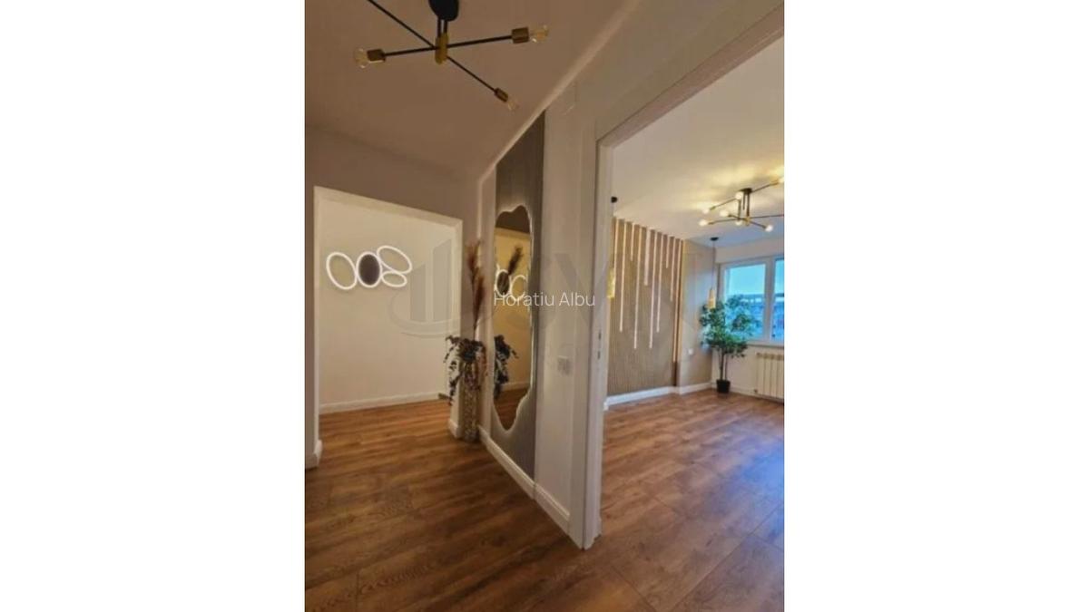 Apartament cu 2 camere decomandat în P-ța Victoriei - 6