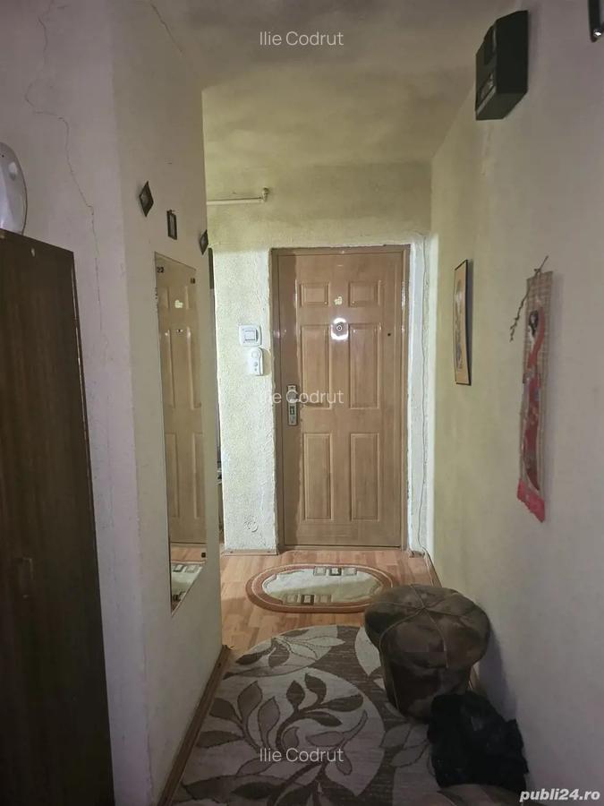 Vand apartament cu 3 camere in Zarnesti, zona Tohan Blocuri - 2