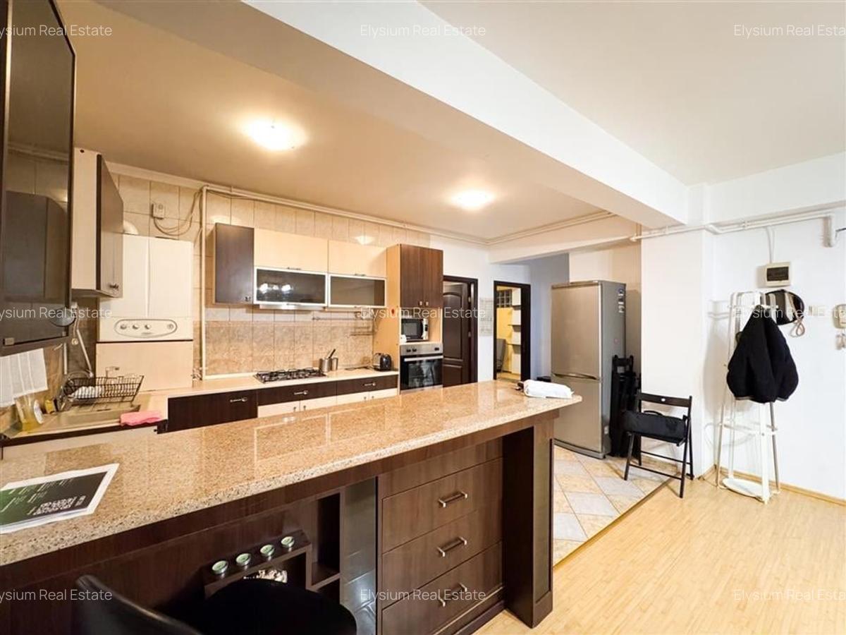 Apartament de vanzare 3 camere Stefan cel Mare - 12