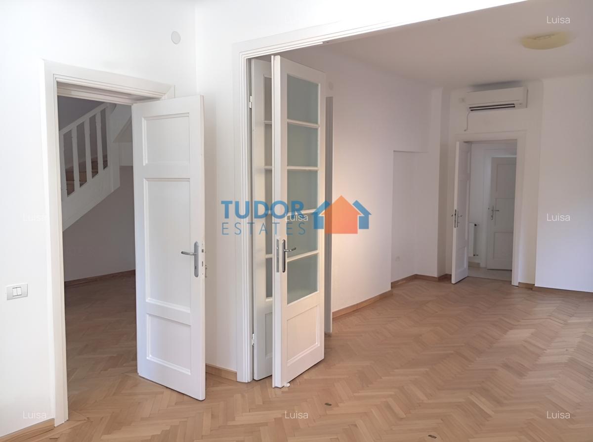 Vila iclasica cu o gradina superba - 4