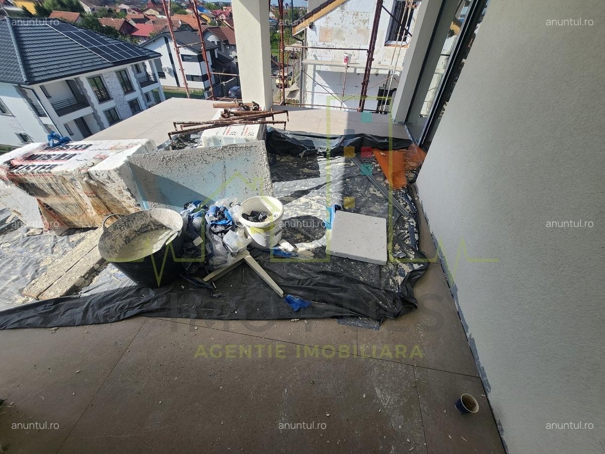 Trei Camere. 2 Bai. Terasa 21mp. Esso - Girocului - 7
