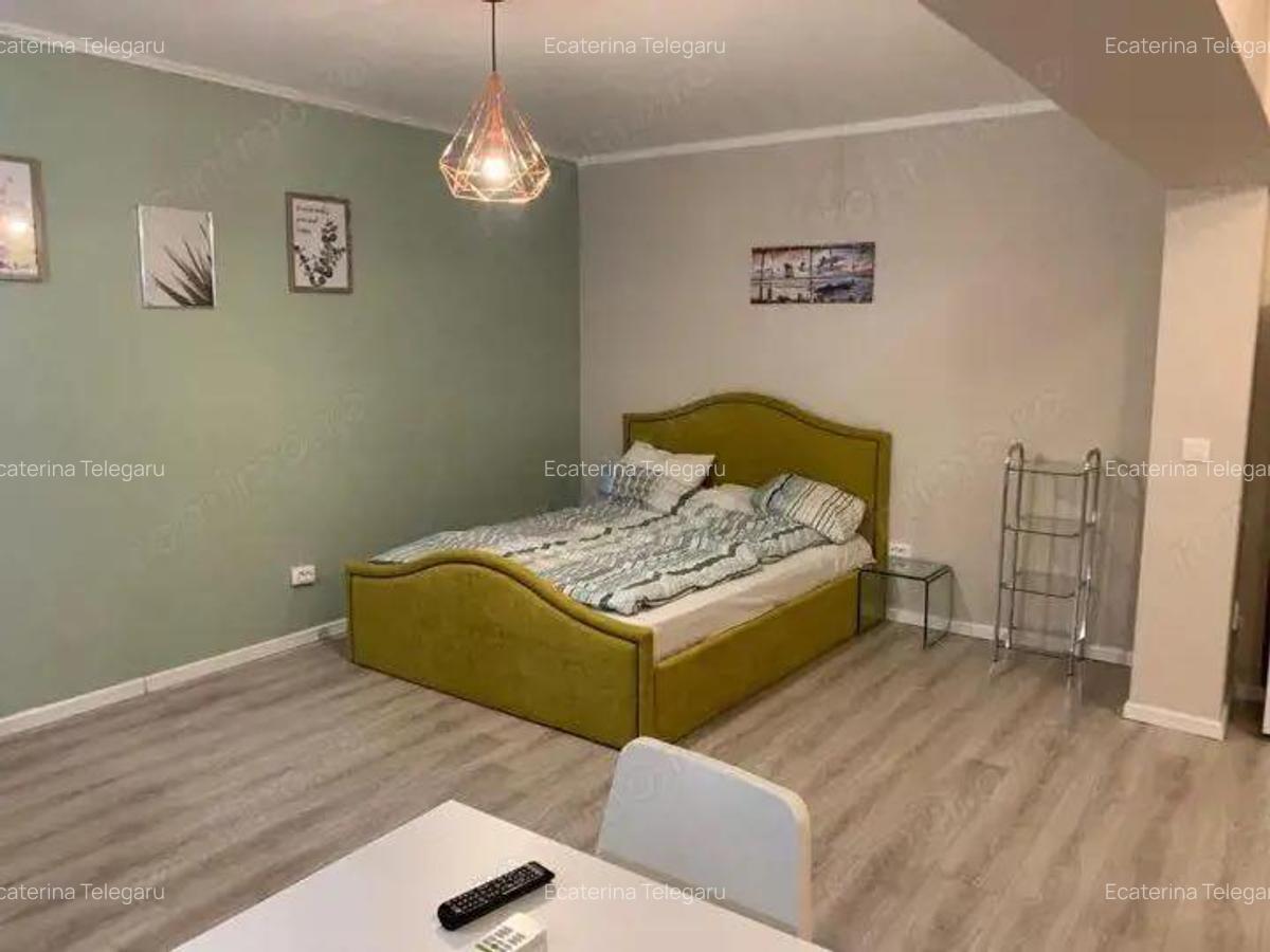 Vanzare Garsoniera mare, decomandata, renovata, vis-a-vis metrou Dristor - 1