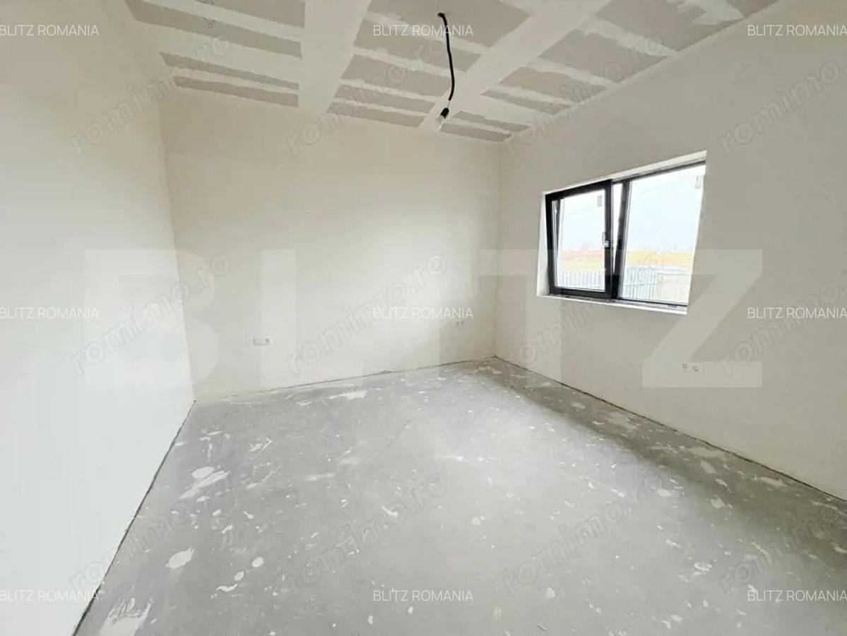 Casa de vanzare , 110 mp , teren 4,5 ari, zona Lazuri - 6