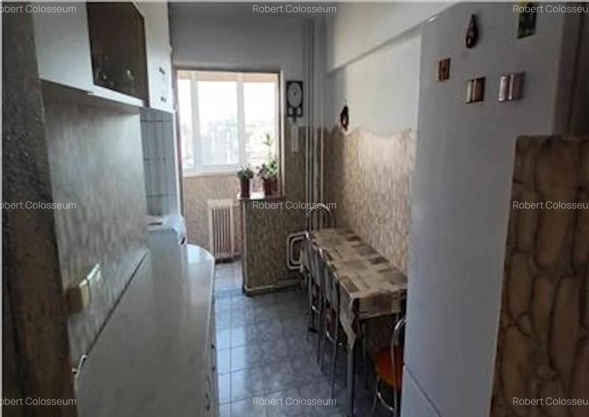 Apartament cu 2 camere, decomandat - zona Tractorul - 8 Apartament cu 2 camere, decomandat - zona Tractorul - 8