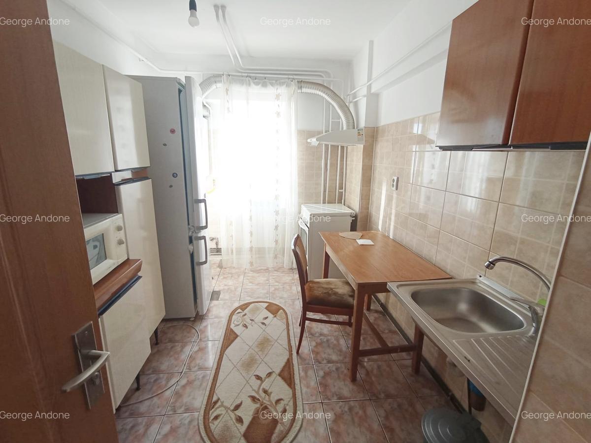 Apartament 3 camere Decomandat, Frumoasa, etaj 5/8 - 2