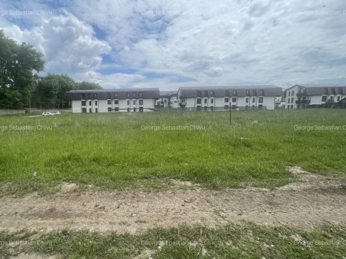 Teren Construcții intravilan de 2200 mp, în Tractorul - 1