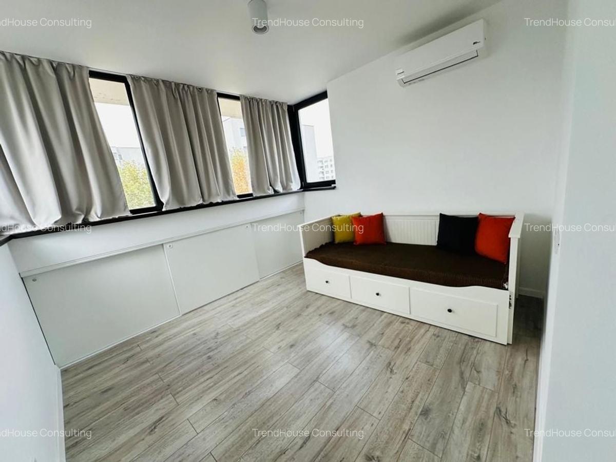 Vila Individuală Elegantă cu 6 camere, Curte Proprie–Padurea Baneasa - 13