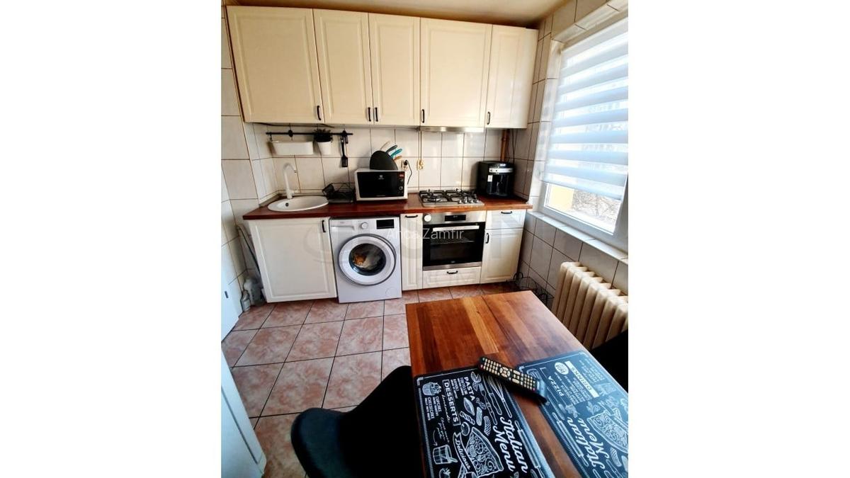 Apartament cu 3 camere semidecomandat în Teiul Doamnei - 8