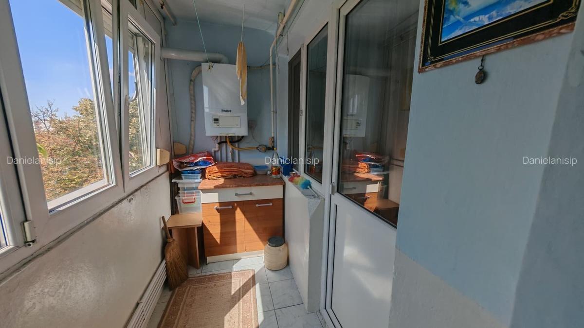De vânzare – Apartament 2 camere, Micro 40, Bld. Traian Vuia - 5