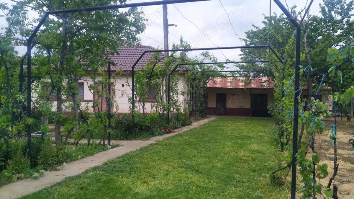 Casa de vanzare in comuna Cosoveni - 2