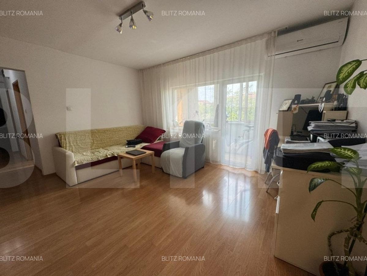 Apartament de vanzare, cu 3 camere, 73 mp, Soarelui - 2