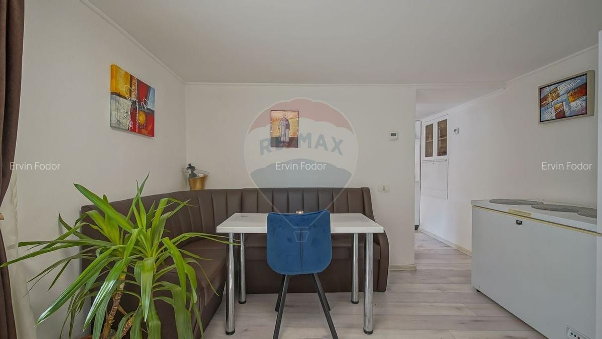Casa / Vila Saseasca cu 6 camere de vanzare in Vulcan, Brasov - 9