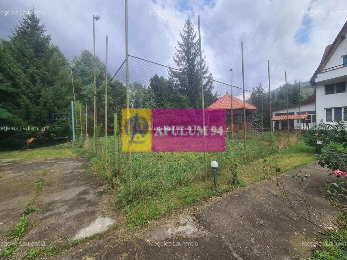 Complex turistic de vanzare  - Zona Poiana Tapului - 57