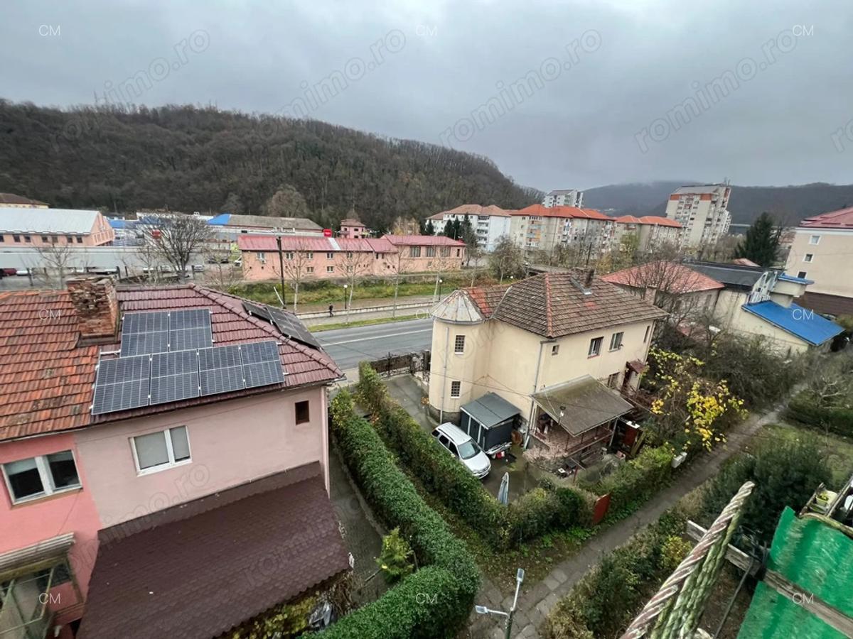 Proprietar vinde apartament 2 camere Universitate amenajat si mobilat et 4 pret 40.800 euro neg - 3