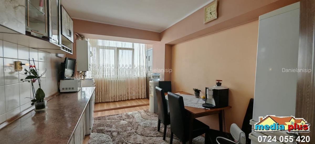 Apartament 4 camere decomandat, 100 mp, Micro 18 – Bld. Brăilei, - 2