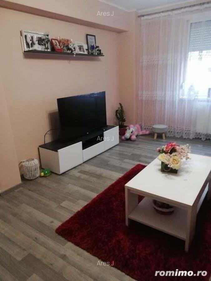 3 camere zona Sebastian de inchiriat - 2