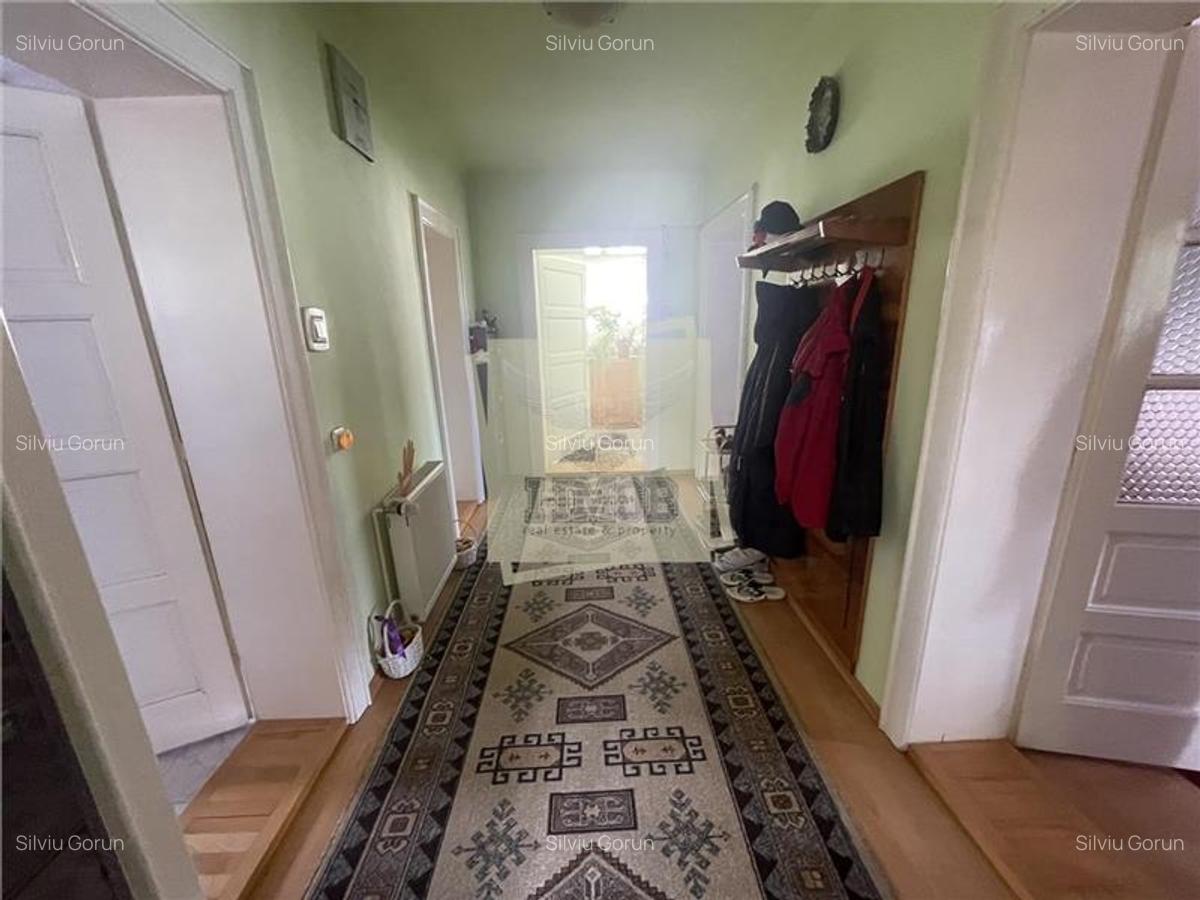 Casa cu 6 camere 3 bai 994 mp teren in Parcul Sub Arini - 7
